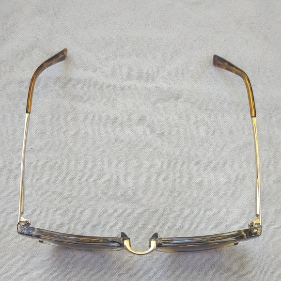 Tortoise Shell Sunglasses - Picture 3 of 4